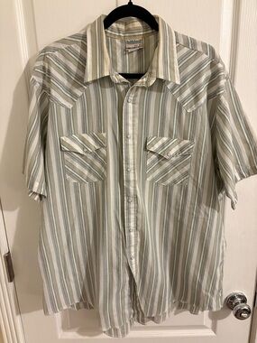 Summit Ridge Striped Short-Sleeve Button-Down Shirt - Light Green/White